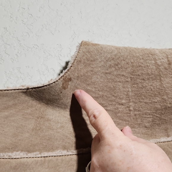 Express Leather Vest Womens Size 8 tan size 8 has flaw - Picture 4 of 13